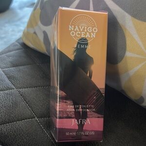 JAFRA Pink Bath & Body Delight